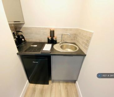 1 bedroom in a house share to rent - Photo 6