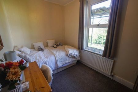 To Rent Heron Court Road, Charminster, Bournemouth, BH3 £3,300 pcm Tenancy Info - Photo 4