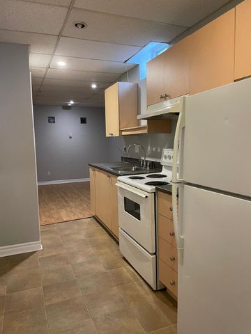 B - 917 Bronson Avenue - Photo 5
