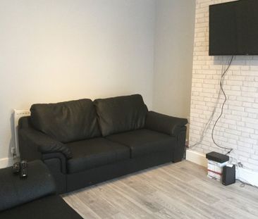 5 Bed - 10 Norwood Place, Hyde Park, Leeds - LS6 1DY - Student - Photo 3