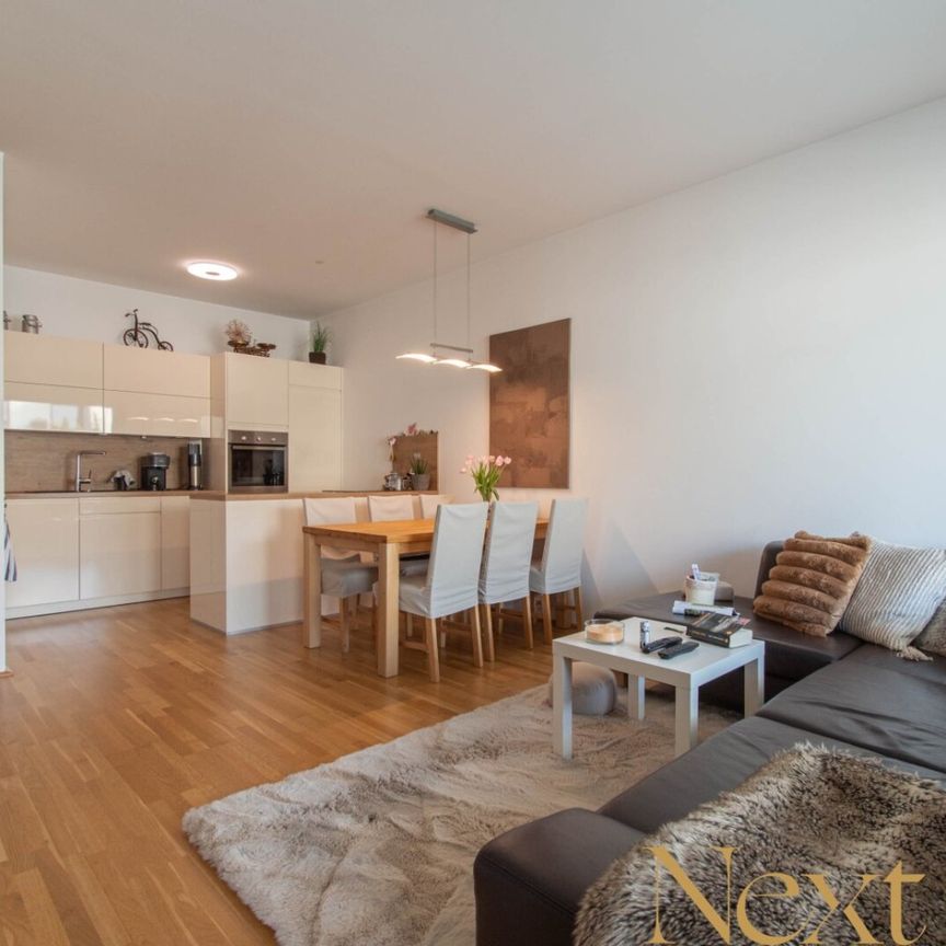 Traumhafte 2-Zimmer-Dachgeschoßwohnung mit hochwertiger Einbauküche in Leonding zu vermieten! - Photo 1