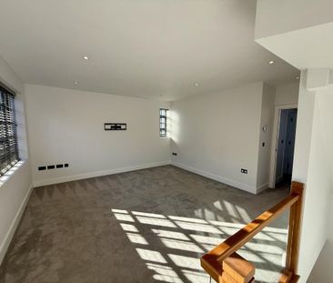 3 bedroom end of terrace house to rent - Photo 3