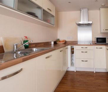 1 bedroom apartment to rent - Photo 2