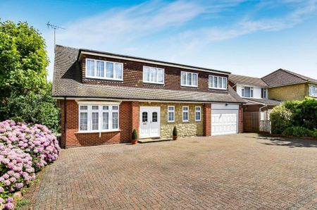 5 bedroom detached house to rent - Photo 2