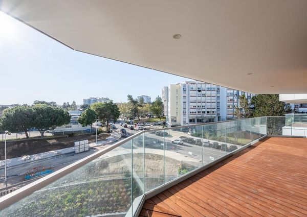 3 Bedroom Apartment with swimming pool, Miraflores, Oeiras