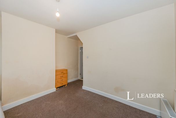 2 bedroom house to rent Cuthbert Road, Portsmouth, PO1 - Photo 1