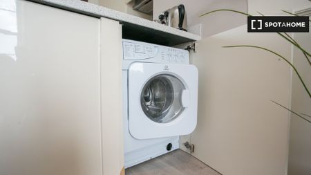 Studio for rent in Saint Kevin's, Dublin - Photo 5