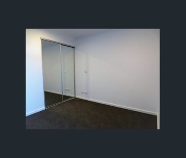 CITY VIEWS IN A PRIME LOCATION - Photo 4