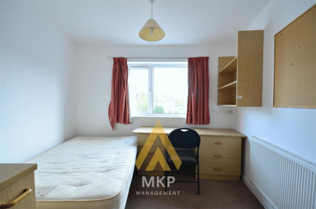 4 bedroom flat to rent - Photo 5