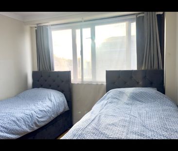 2 Bed Flat, Sullivan Court, SW5 - Photo 6