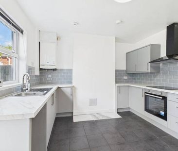 2 bedroom terraced house to rent - Photo 4