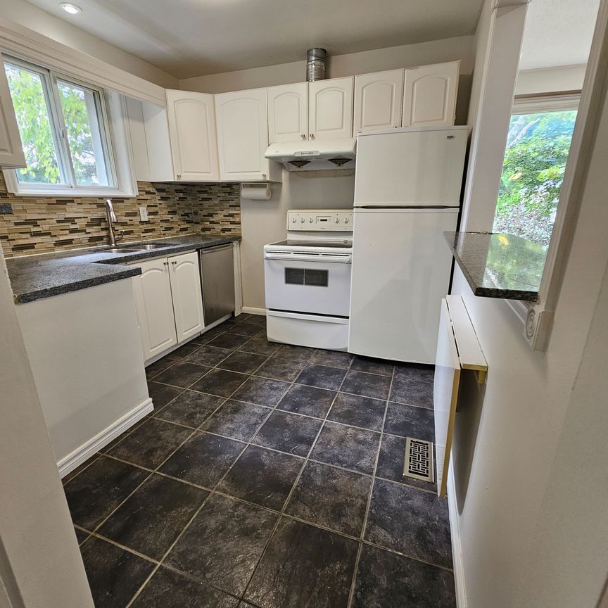 For Lease - 358 Browndale Crescent Unit# MainFlr, Richmond Hill, Ontario - Photo 1