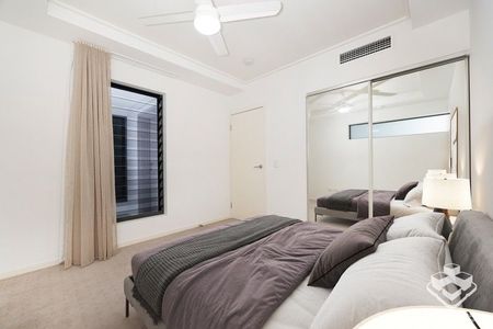 LUXURY 2 BED + STUDY APARTMENT IN PRIME CARINDALE LOCATION - Photo 5