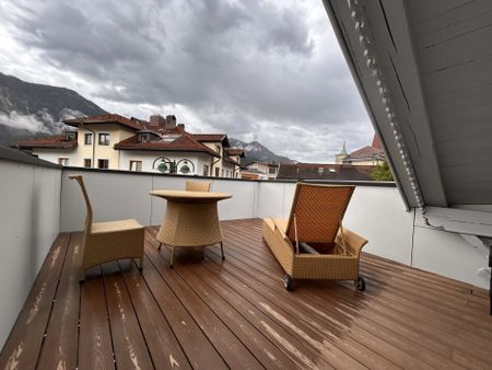 Renovierte Dachgeschosswohnung mit Altbauflair in Jenbach - Photo 2