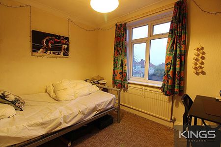 7 bedroom detached house to rent - Photo 2