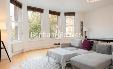 3 Bedroom flat to rent in Nevern Square, Kensington, SW5 - Photo 3