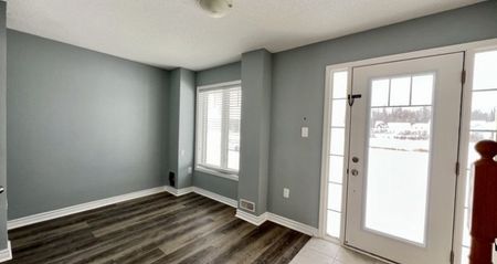 54 Village Gate Dr Wasaga | $2450 per month | Plus Heat | Plus Water | Plus Hydro - Photo 4