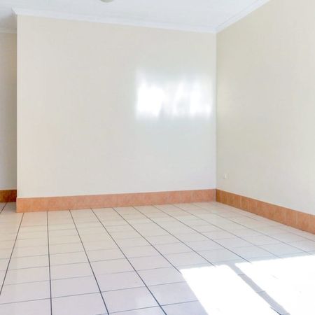 TIDY UNIT, GREAT LOCATION - Photo 3