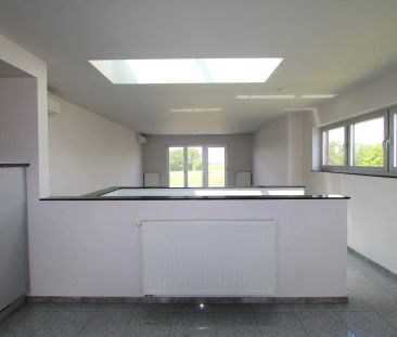 MODERNE LOFTWONING MET TERRAS EN 2 AUTOSTAANPLAATSEN - Photo 2