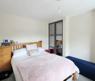 3 bedroom semi-detached house to rent - Photo 6
