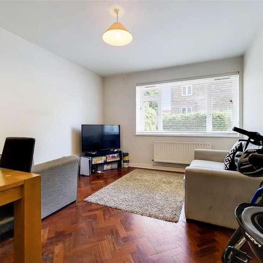 Nightingale Lane, Clapham South, SW12 - Photo 1