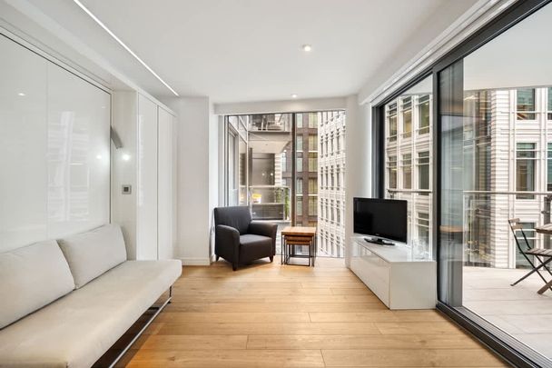 Central St. Giles Piazza London WC2H - Photo 1