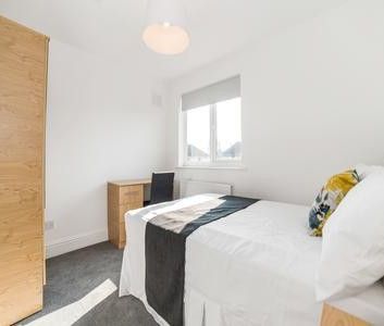 3 Bed - Fletcher Road, Nottingham - Photo 3