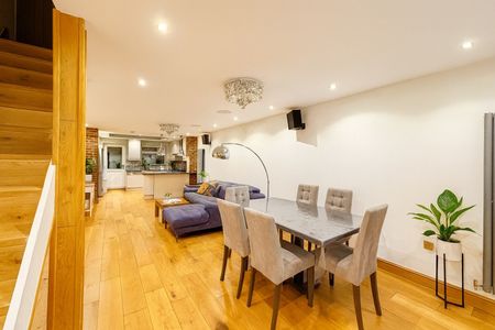 4 Bed Semi-Detached House, Aspen Close, W5 - Photo 5