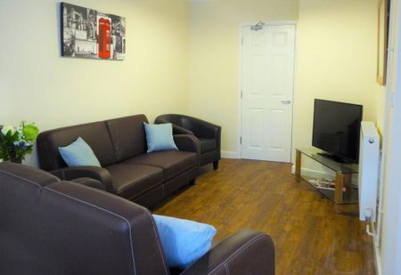 House to rent - Photo 3