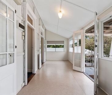 Charming Three Bedroom Family Home - Photo 3