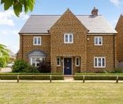 4 bedroom detached house to rent - Photo 3