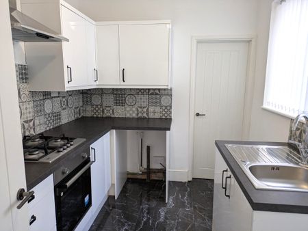 Gilbert Crescent, Llanelli, Carmarthenshire, SA15 3PY - Photo 2