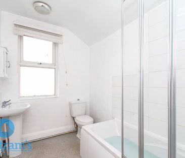 2 bed Mid Terraced House for Rent - Photo 2