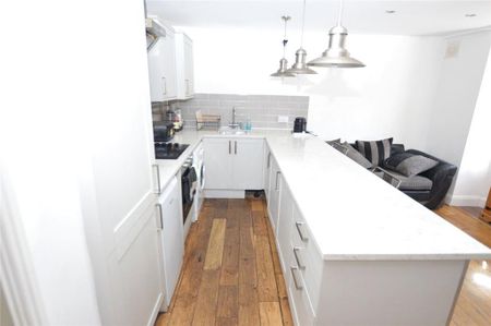 House share to rent - Photo 2