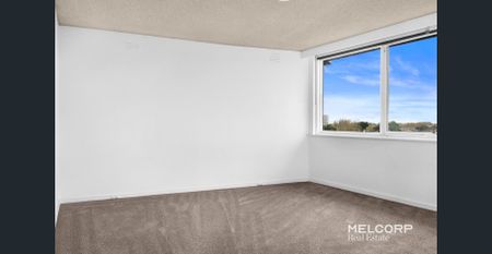 ENJOY THE BAYSIDE LIFESTYLE - UNFURNISHED - Photo 3