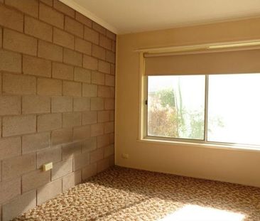 Neat & Convenient Living in Lavington - Photo 6