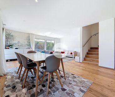 Beautiful semi-detached villa with garden - Foto 1