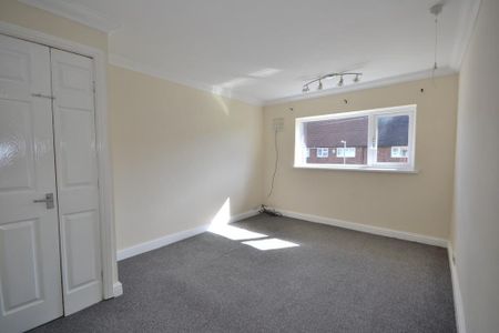 3 bedroom terraced house to rent - Photo 3