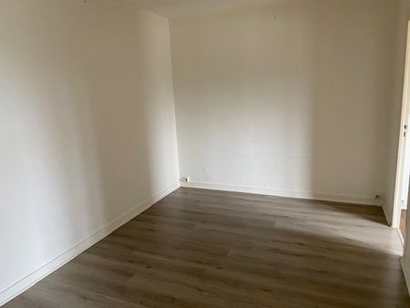 Location Appartement 3 pièces 46m² MONTREVEL EN BRESSE 01340 - Photo 2