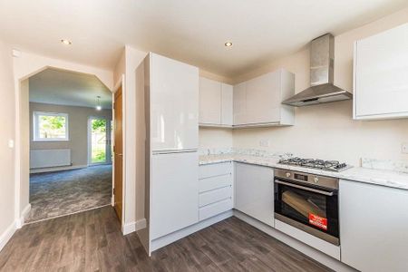 4 bedroom terraced house to rent - Photo 5