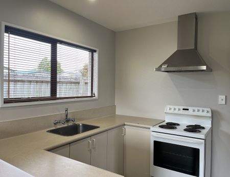 3-bedroom unit in the heart of Hillmorton! - Photo 5