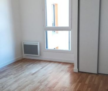 Location Appartement 2 pièces 40m² MONT ST AIGNAN 76130 - Photo 2