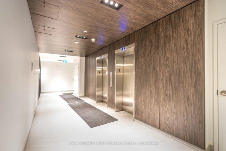 Condo Townhouse For Lease | S9055138 - Photo 2