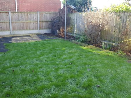 Semi-detached house to rent on - Photo 5