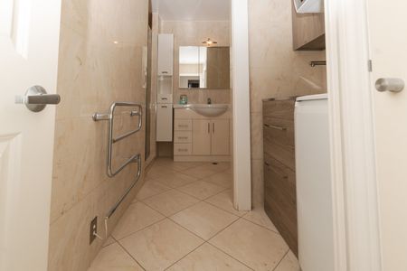 Penthouse Apartment - Photo 3