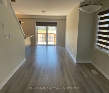 Townhouse For Lease | X8138492 - Photo 6