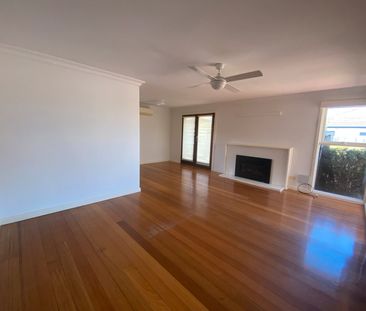 122 Victory Road, Airport West VIC 3042 - Photo 6