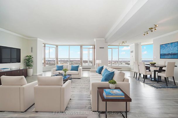 7825 Bayview Avenue #Lph12 - Photo 1