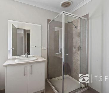 23 Imperial Court, California Gully - Photo 5
