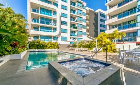 609/20 Labrador St, Labrador, QLD 4215 - Photo 5